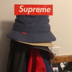 BNWOT Supreme Bucket hat